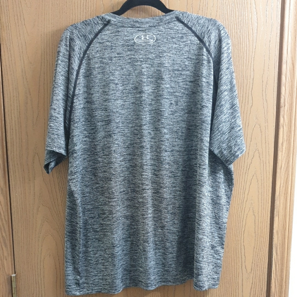 Under Armour Men's Heathered Gray Performance Short Sleeve Tee - Picture 3 of 3